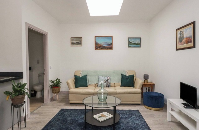 BATHACH MOR, romantic, with a garden in Balvicar, Isle Of Seil