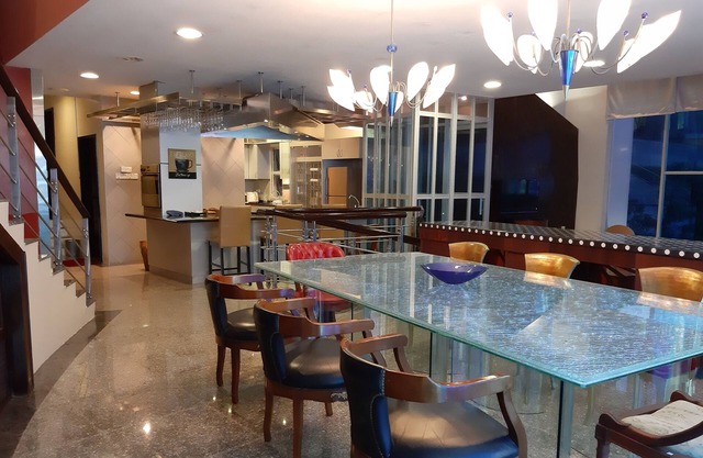 Batu Pahat only Villa with pool and city view