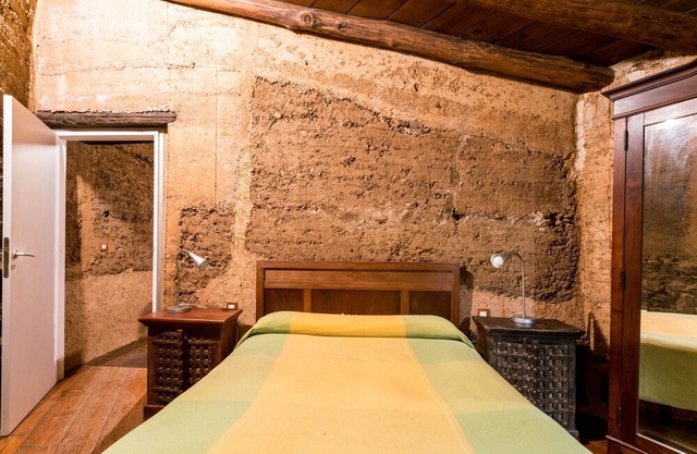 Bau Ksar Casas Valdelarco for 4 people