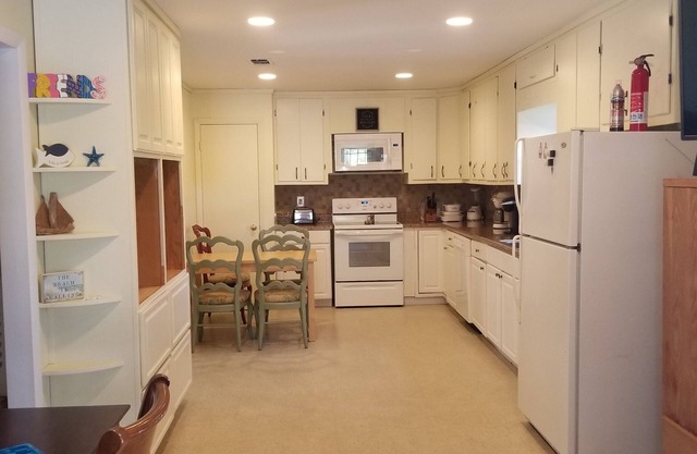 Bay Cottage w Pier Fishing Dog Friendly