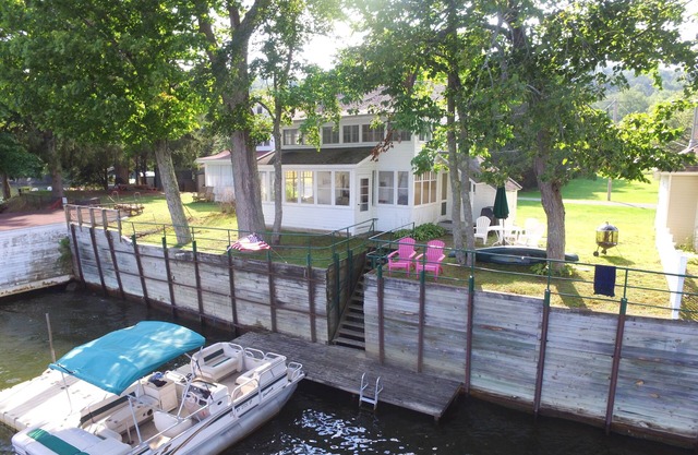Bayview on Goodyear Lake. Close to Cooperstown Dream Park & All Star Village.