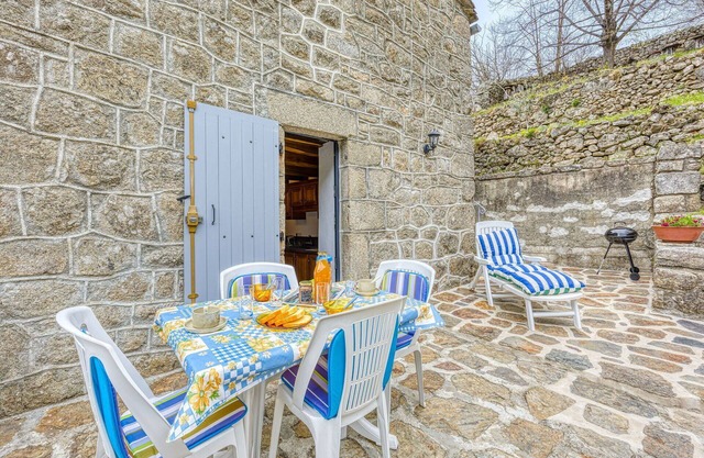 Beautiful private villa for 4 guests with TV, terrace, panoramic view and parking