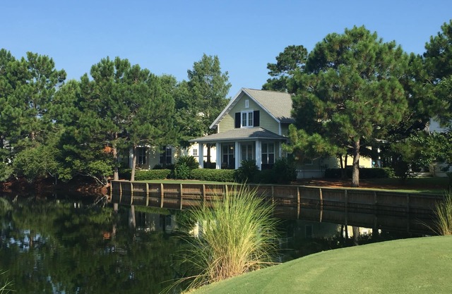 BEACH and GOLF COTTAGE!-Emerald Coast Beach and Golf at its best! 2 Golf Carts