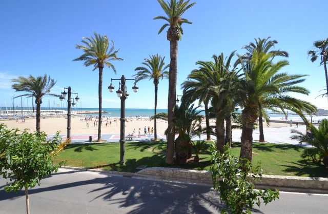Beach front 3 bedroom apartment, 2 bathroom, Viu Sitges