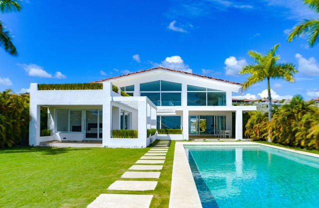 Beach Front House in San Carlos - Casa Blanca