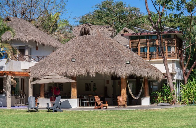 Beach front Villa Buganvilia, in Marina Chacala