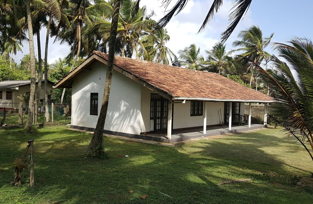 Beach Front Villa Waskaduwa (2 bedrooms, 2 bathrooms, large terrace sunset view