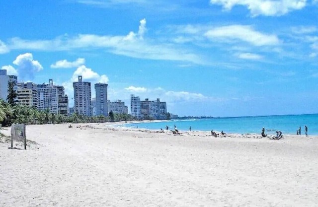 Beach Getaway Walk to Bayside & Resto - Sleeps 4