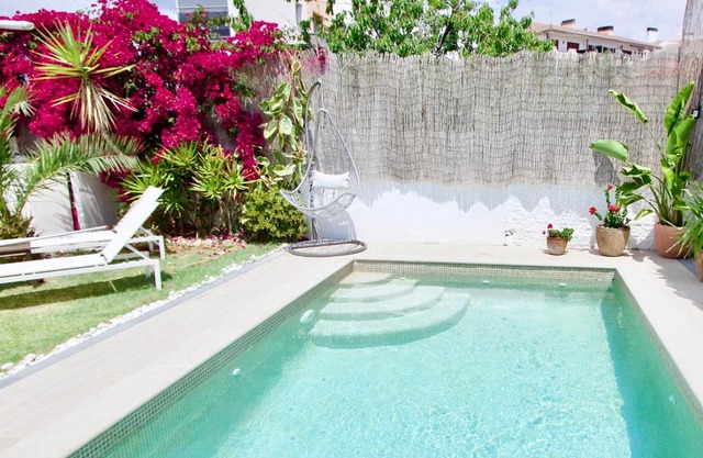 Beach house with private swimming pool * 5 min walk to the beach