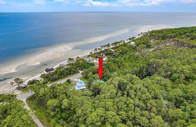 Beach/Marina/Walking trails and more…