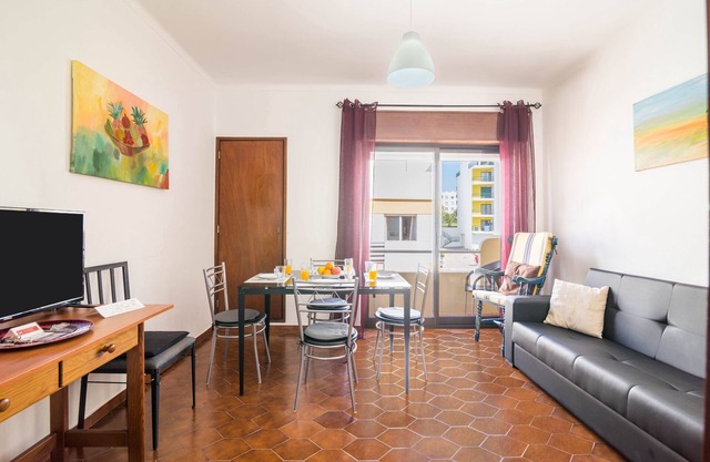 "Beach Residence 21" with Balcony, Barbecue, Wi-Fi & Cable TV; Parking Available