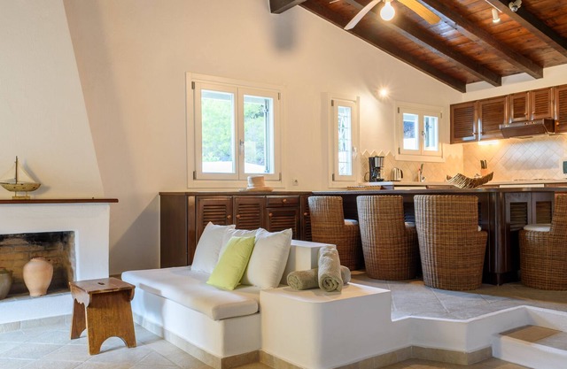 Villa At Vromolimnos Beach 