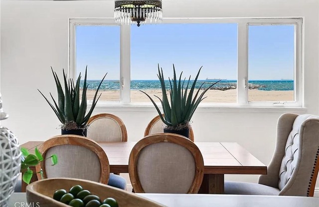 Beachfront 3 Bedroom 3 Bath In Seal Beal, Ca
