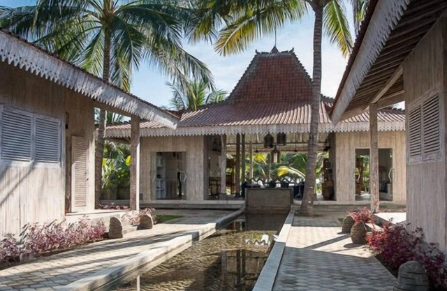 Beachfront 3 Bedroom Villa, Private Pool