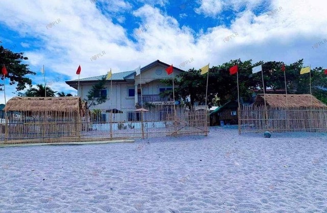 Beachfront, Beach House