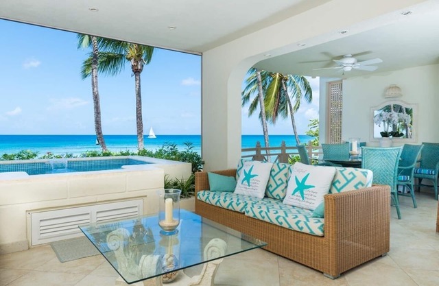 Beachfront Bliss with Spa Pool - Reeds House 9
