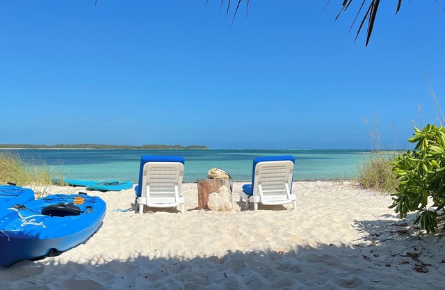 Beachfront Getaway on Winding Bay - Pink Sand, Turquoise water