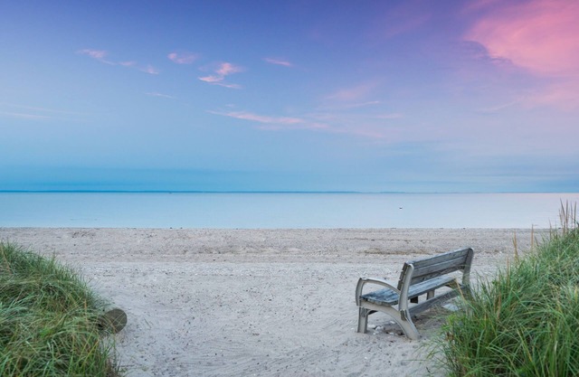 Beachfront Home-Fully Furnished. PRIVATE Beach Rights on L.I. Sound.
