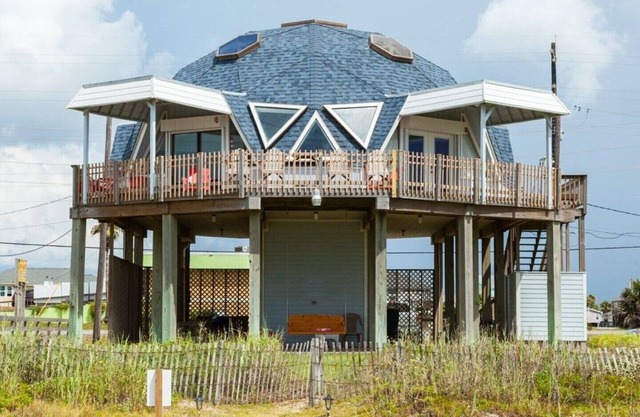 Beachfront Home with Beautiful Views