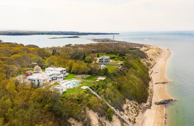Beachfront modern Mega Mansion