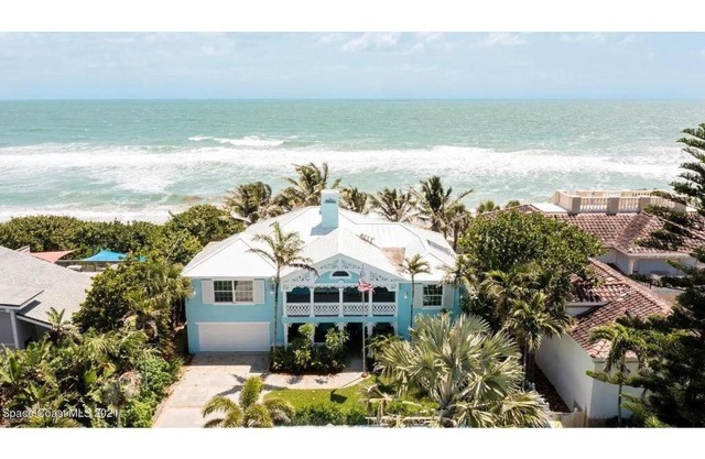 Beachfront Paradise! GREAT FAMILY Vacation! SALTWATER HEATED POOL