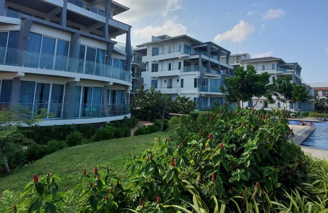 Beachfront Paradise Luxry Condo