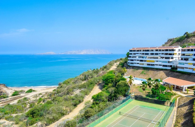 BeachFront PentHouse 3-Bedroom 2.5-Bathroom designed with your comfort in mind.