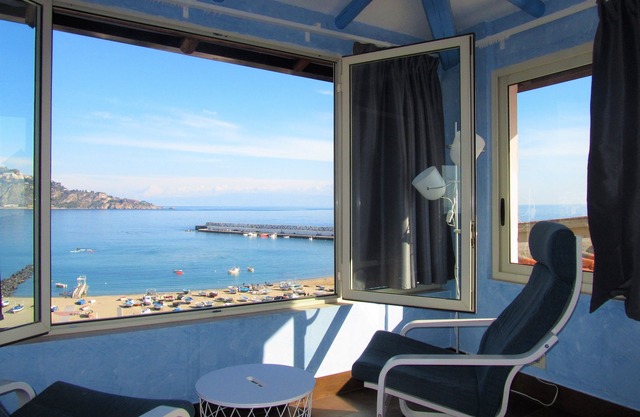 Naxosbay 