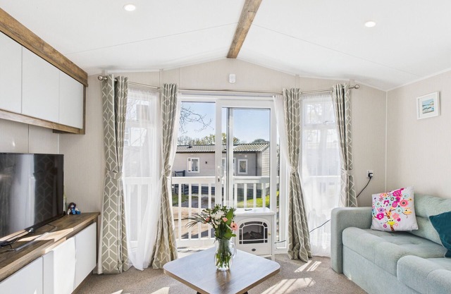 Beachlands Family Retreat at Thorness Bay