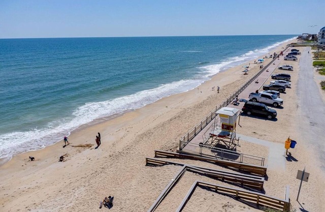 Beachside Luxury Condo – Bethune Beach Gem
