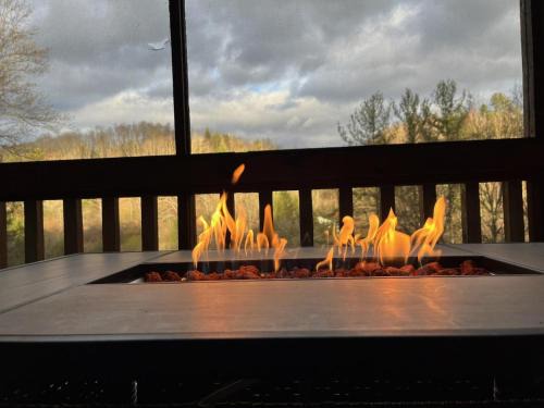 Bear Haven- Fire Pit, Comm Pond Access, Pool Table, Dog Friendly