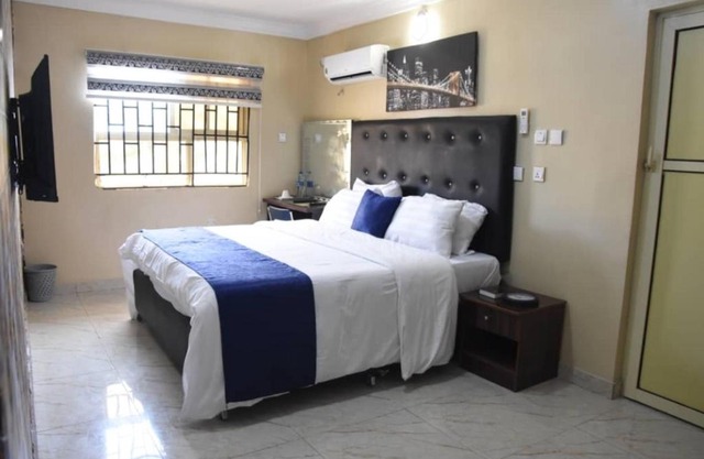 Beautiful 1 Bed Living Room in a Hotel Penthouse