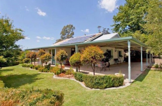 Beautiful 1960s home in historic Yackandandah