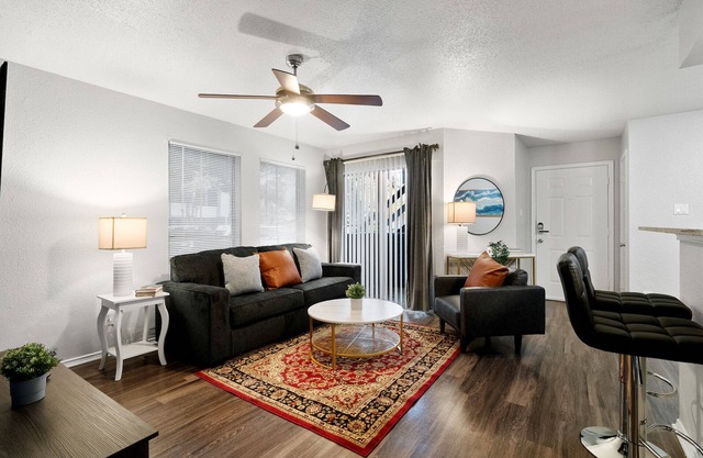 Beautiful 1BD/1BA in University Hills 7773