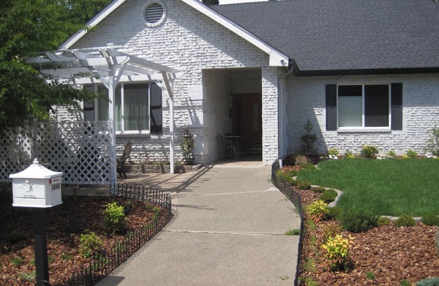 Beautiful 2 Bedroom Suite and Bath W/Private Entrance "A"