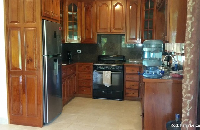 Beautiful 2-bedroom house only 10 minutes from Belmopan