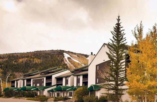 Beautiful 2 bedroom unit at resort, sleeps 8