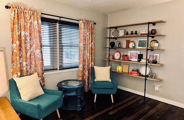 Beautiful 2-bedroom apartment in the heart of downtown Marshfield, WI!