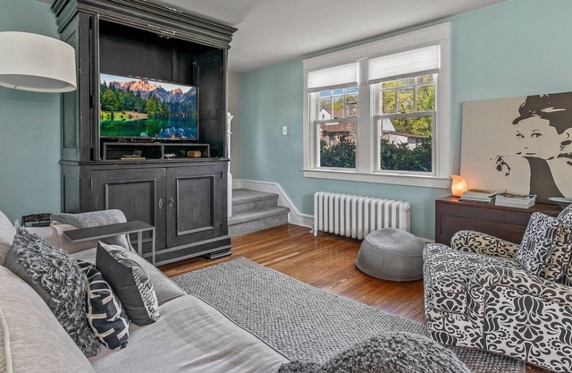 Beautiful 2B/1.5B in the Heart of Swarthmore!