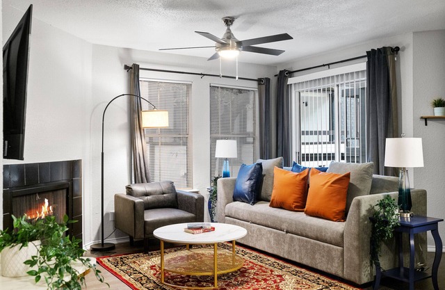 Beautiful 2BD/2BA in University Hills 6700