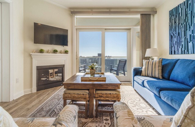 Beautiful 2BR, 2BA Just Minutes from the Beach