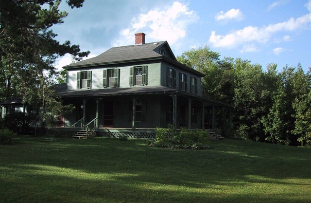 Beautiful 3 BDRM Home Available for School of English