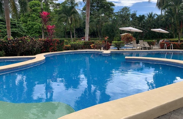 Beautiful 3 bedroom, 3 bathroom private villa