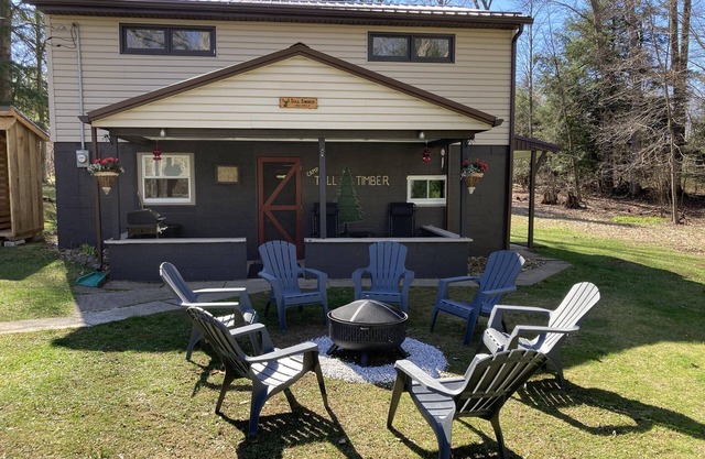 Beautiful 3 bedroom home/cabin recently remodeled!