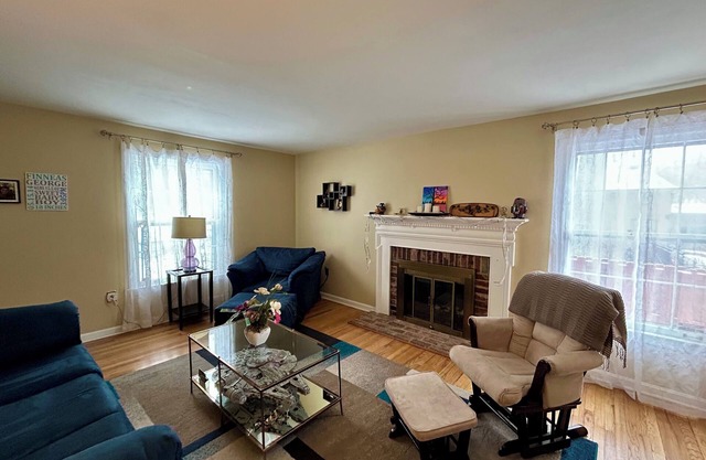 Beautiful 3-bedroom house with WiFi, AC in fantastic Oakmont