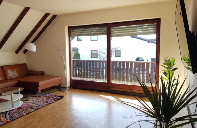 Beautiful 3 rooms apartment 110 m2, kostenloser Parkplatz, großer Balkon