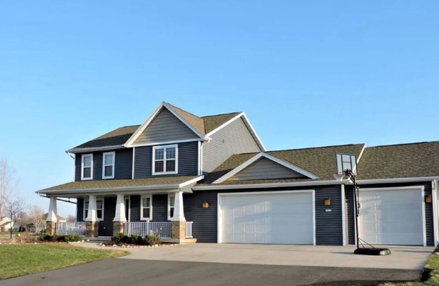 BEAUTIFUL 4 BED/3 BATH HOME MINUTES FROM EAA