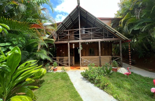 Beautiful 4 bedroom villa with mountain views 2 mins from river