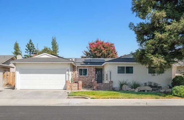 Beautiful 4Bed/2bath in Clovis
