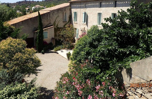 Beautiful 5 bedroom traditional french house with self contained pool